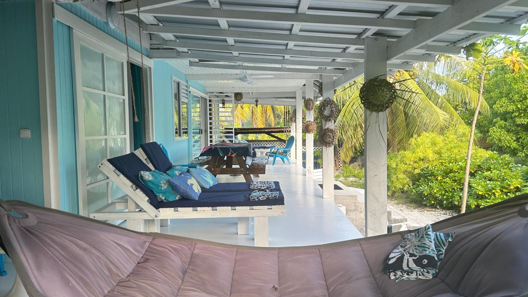 Le Fare Bleu Tiputa Rangiroa Apartment Exterior photo